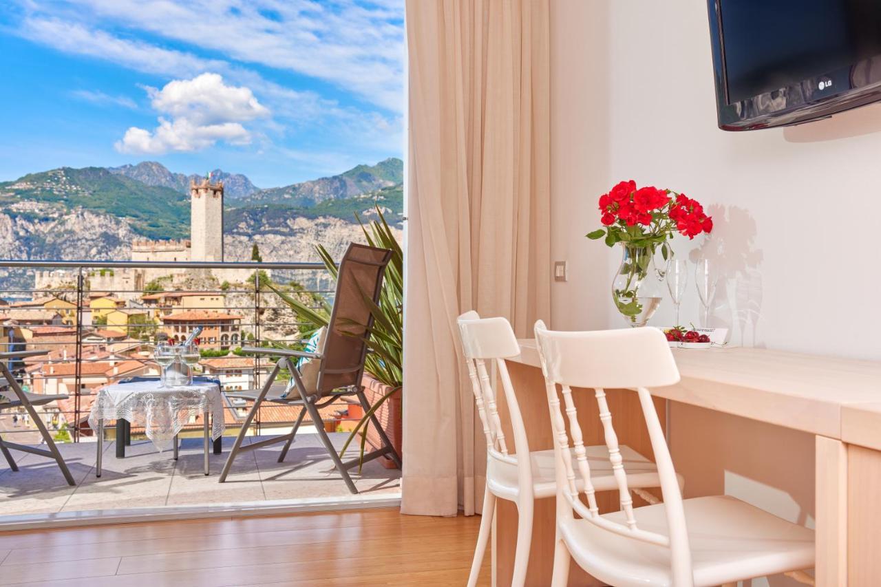 Eco Hotel Ariston Малчезине Екстериор снимка