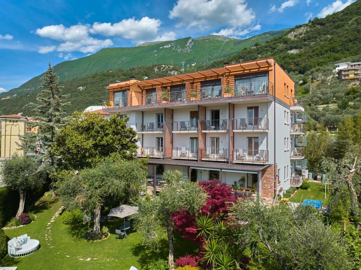 Eco Hotel Ariston Малчезине Екстериор снимка