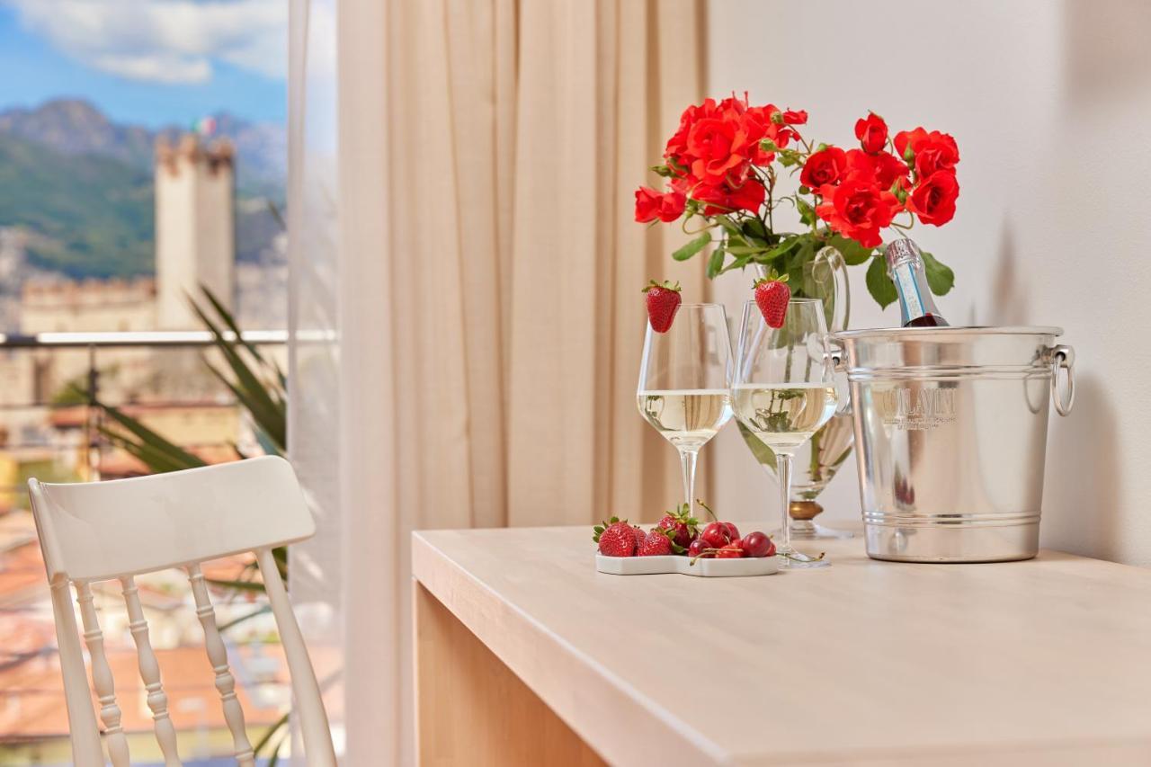 Eco Hotel Ariston Малчезине Екстериор снимка