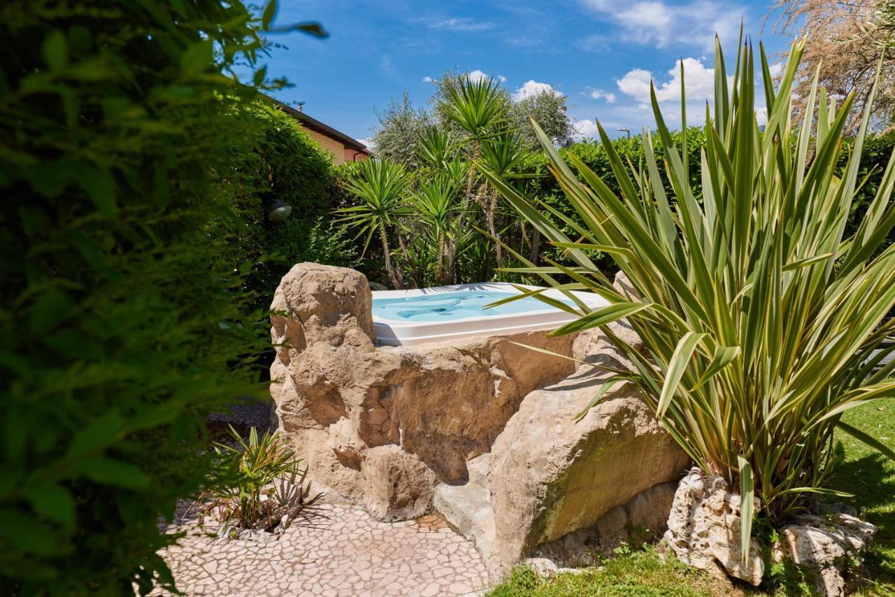 Eco Hotel Ariston Малчезине Екстериор снимка