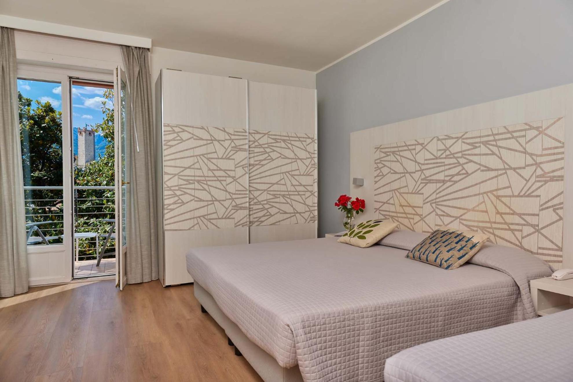 Eco Hotel Ariston Малчезине Екстериор снимка