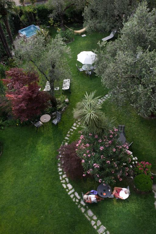 Eco Hotel Ariston Малчезине Екстериор снимка