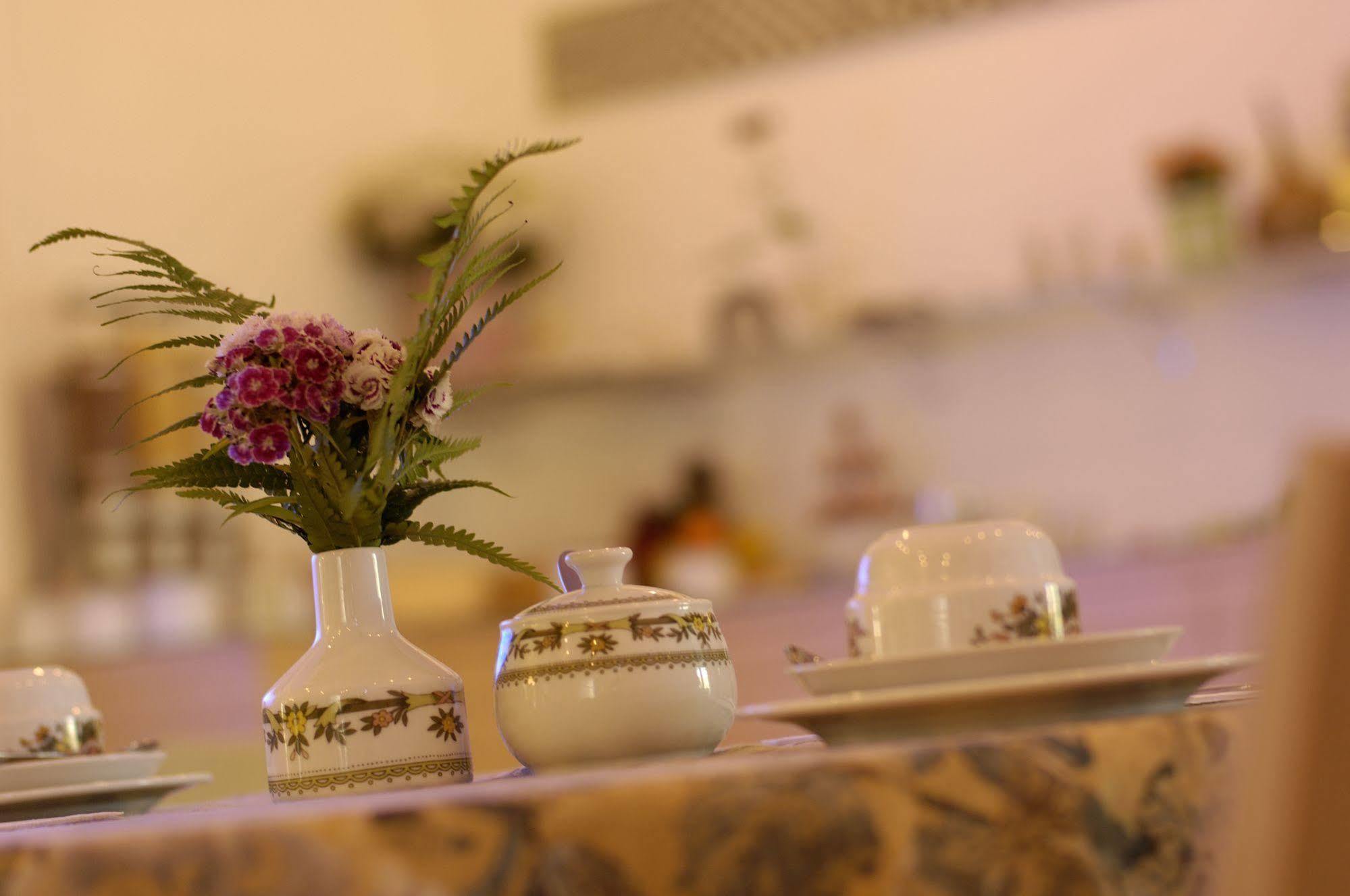 Eco Hotel Ariston Малчезине Екстериор снимка