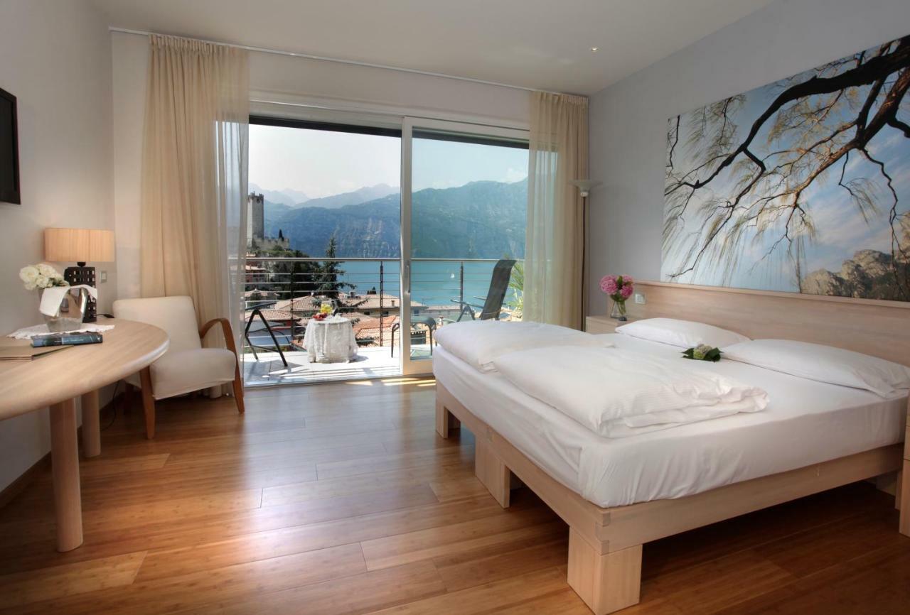 Eco Hotel Ariston Малчезине Екстериор снимка